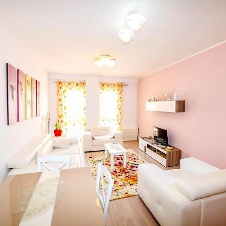 Happy Stories' Apartment In City Centre ชโคเดอร์ ภายนอก รูปภาพ