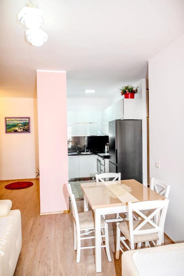 Happy Stories' Apartment In City Centre ชโคเดอร์ ภายนอก รูปภาพ